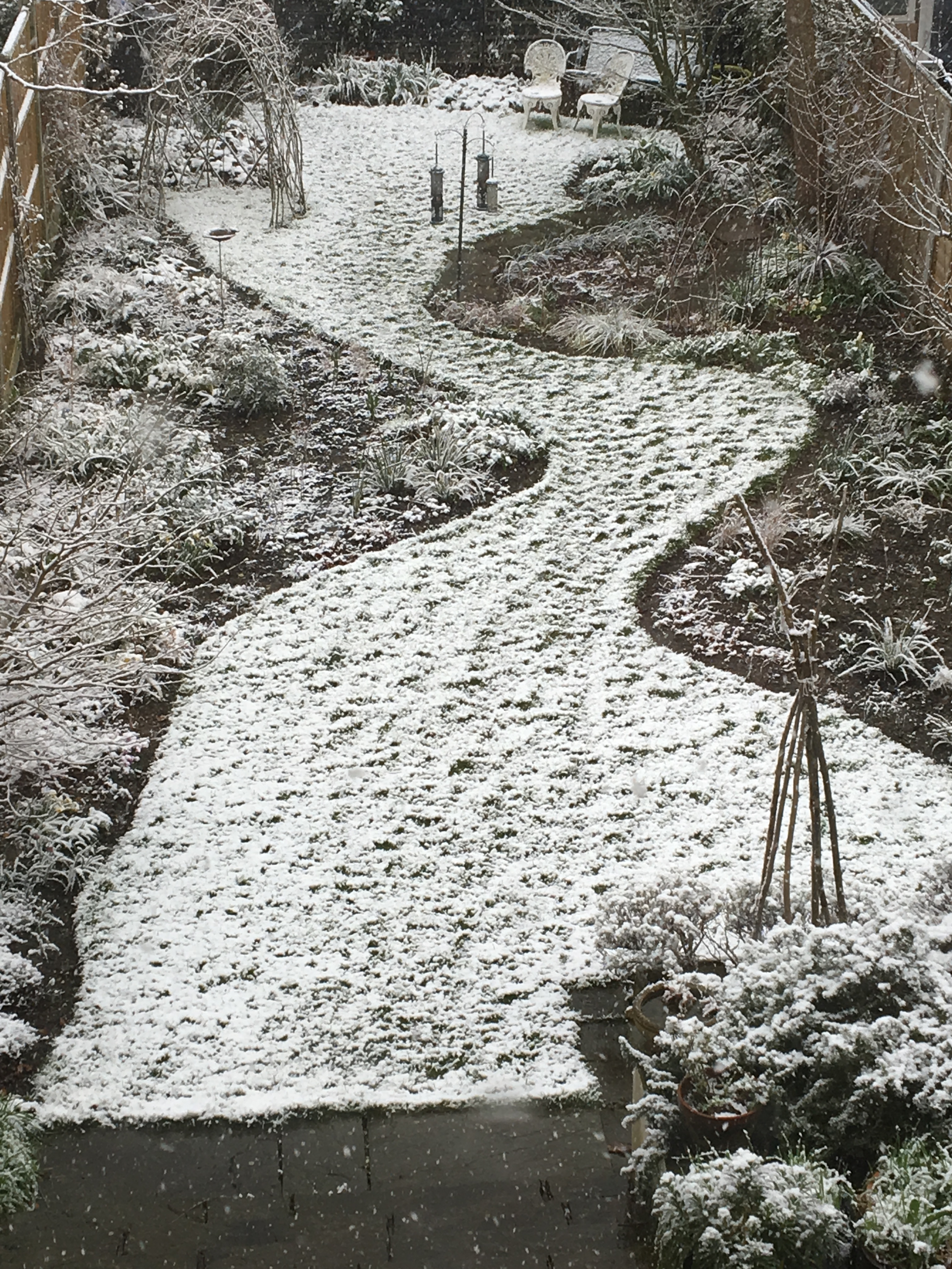 6E07E36A-843D-4B48-B70C-72E40E3B1720